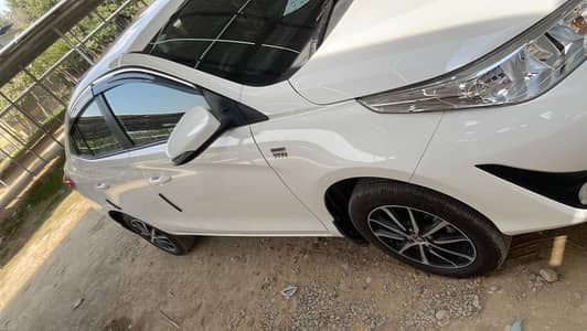 Toyota Yaris 2022 cvt auto ativ