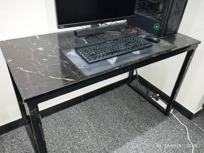 Computer table for sale