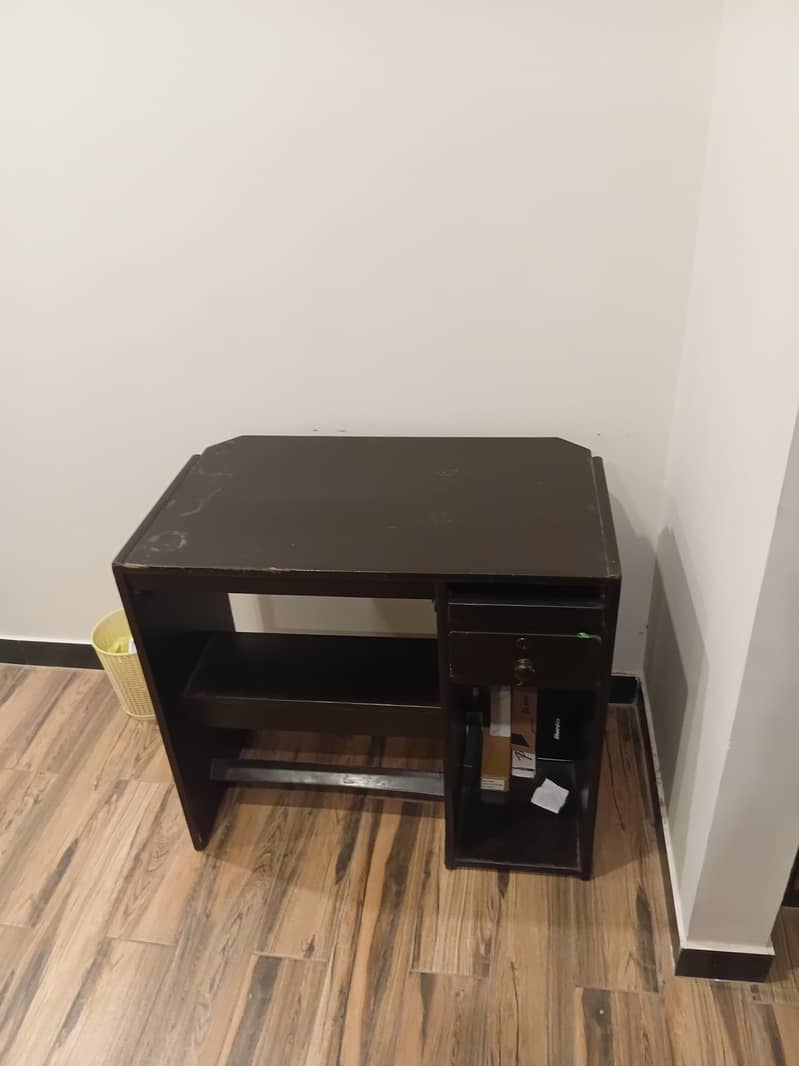 Study table 3