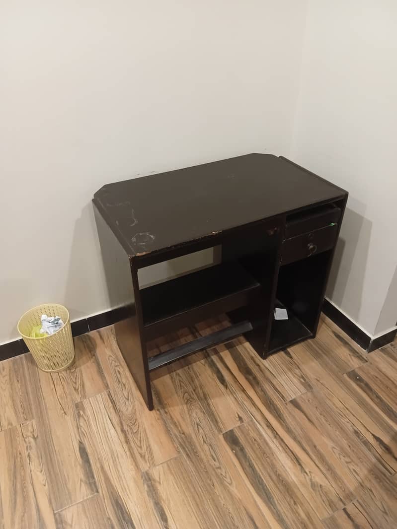 Study table 4