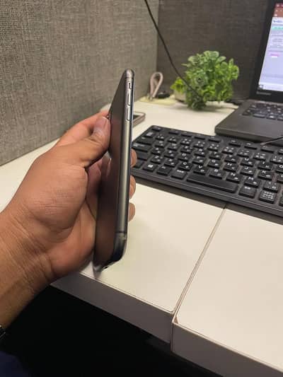 iPhone 11 64gb waterpack