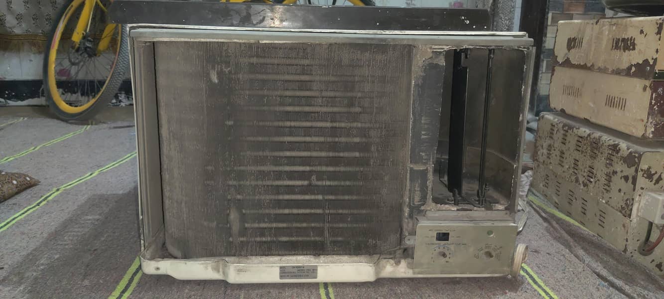 window ac good condition 1
