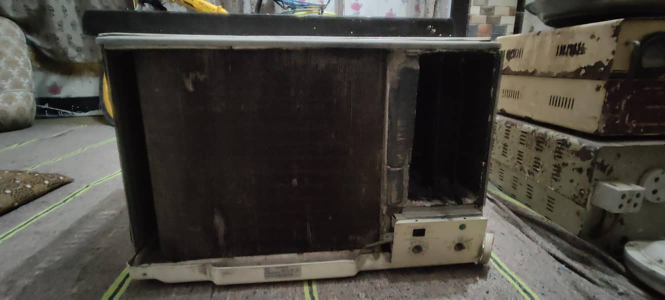 window ac good condition 2