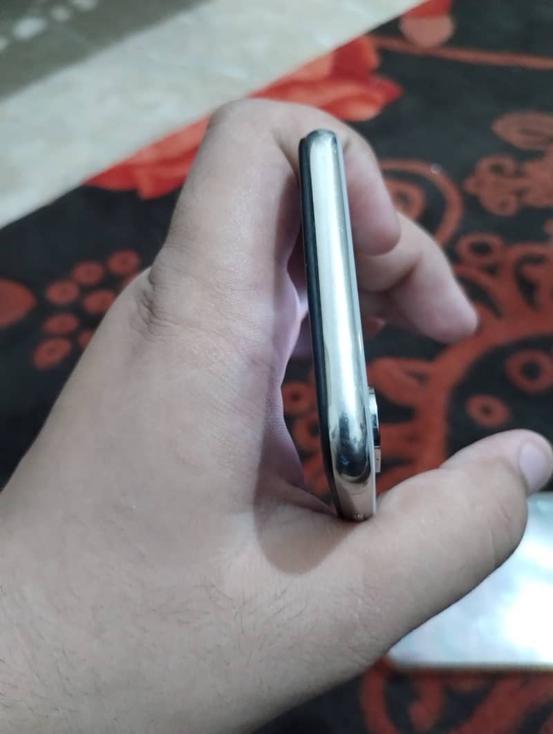 IPHONE X 4