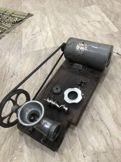 meat grinder with 1 horse power JAPANESE motor and pak machine