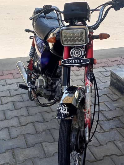 2018 Model open Invoice ma h Bike ma koi km nhi h double sman ma h