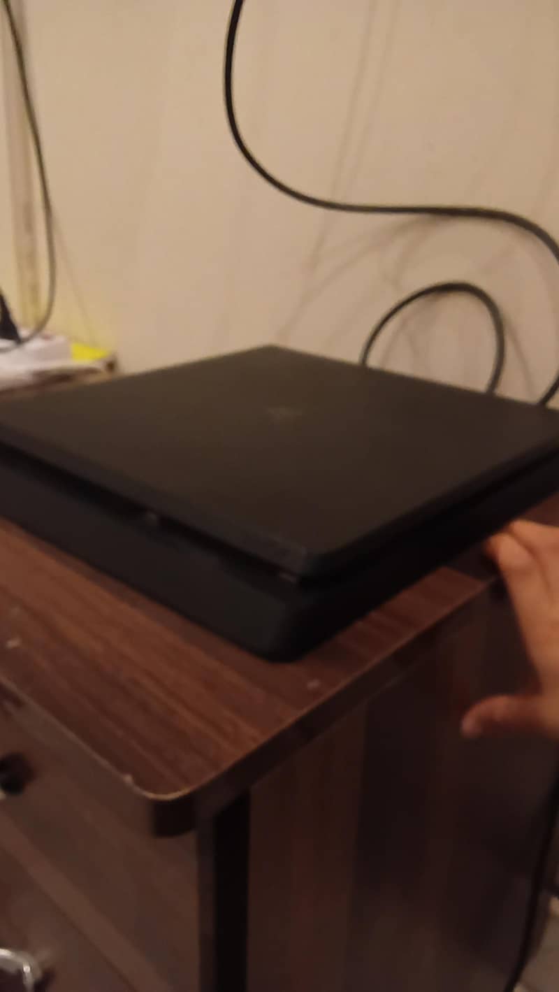 Ps4 slim 0