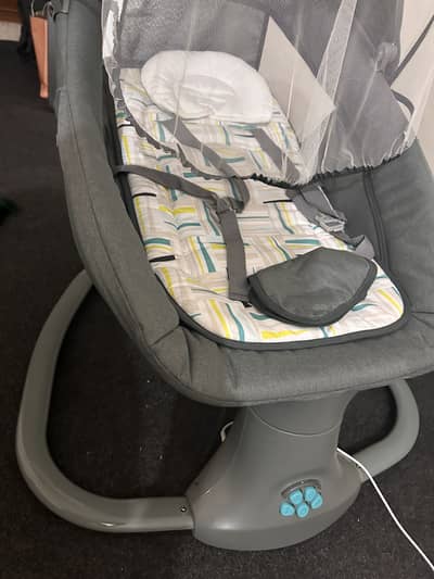 Automatic Electric Baby Swing & Bassinet Rocker – Gently Used
