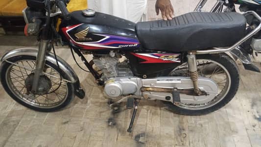 Honda CG 125 2017 model used bike