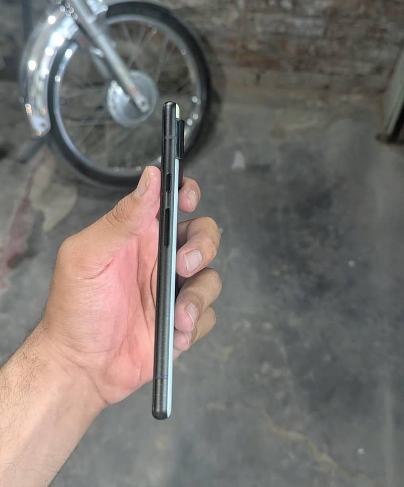 Google Pixel 6 4