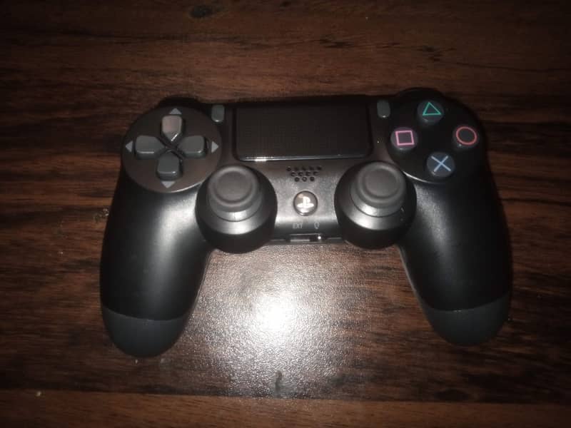 PS4 Wireless Controller – New Condition 1