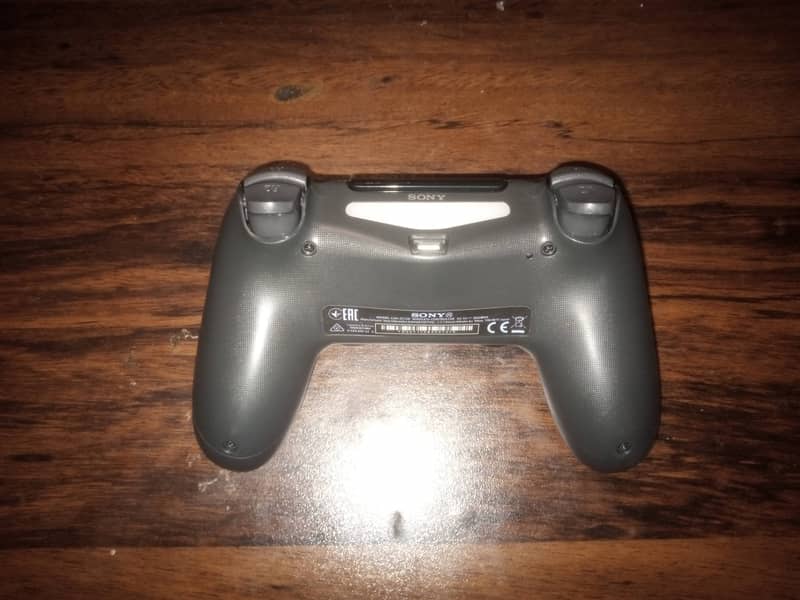 PS4 Wireless Controller – New Condition 2
