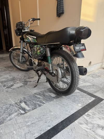 Honda 125 black color
