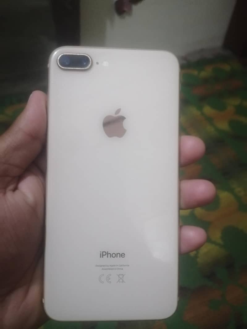 Apple iPhone 8 Plus 3
