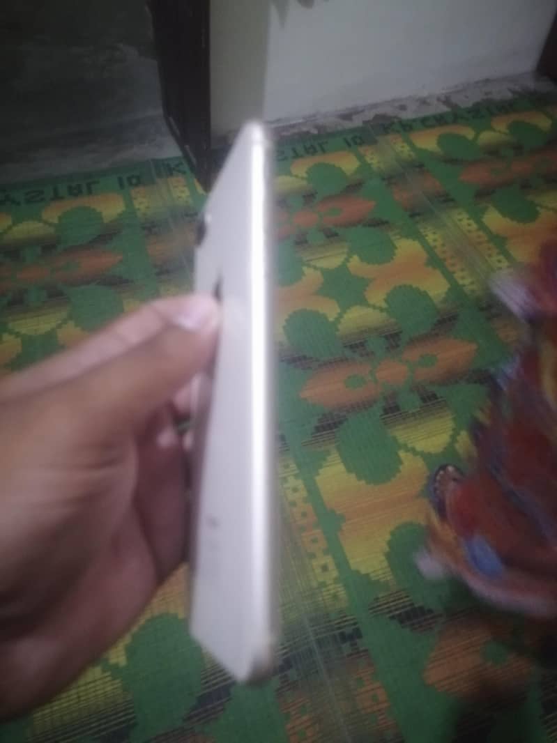 Apple iPhone 8 Plus 4
