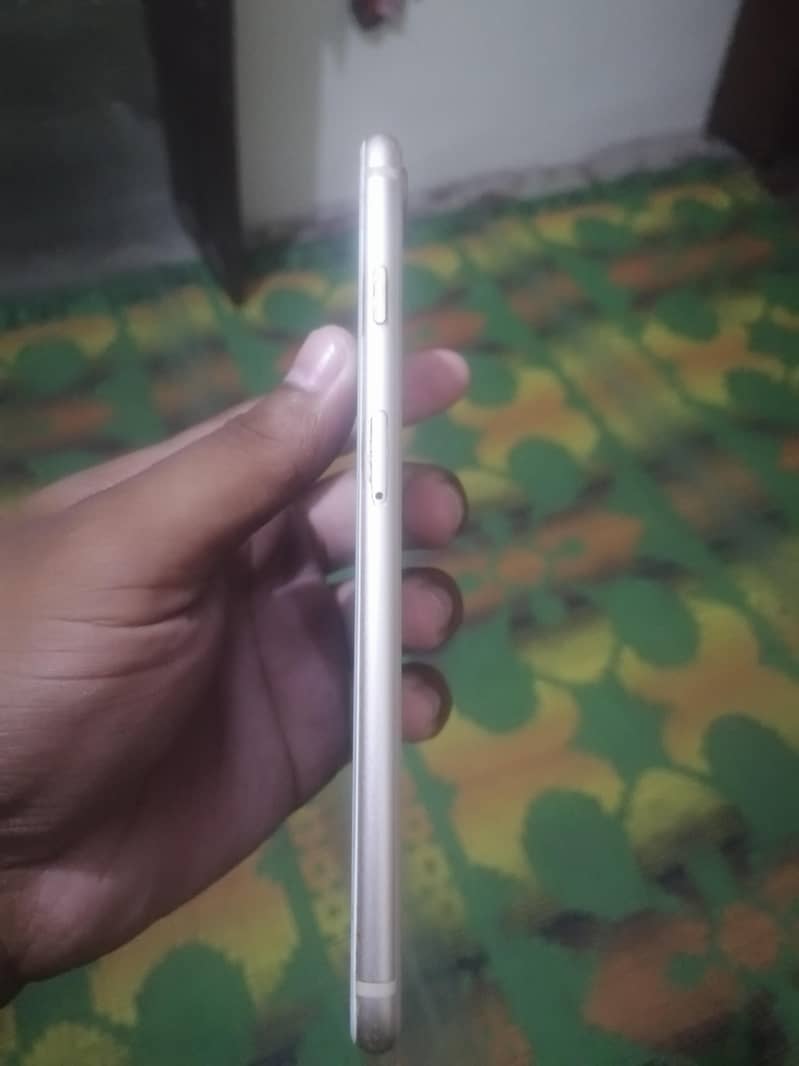 Apple iPhone 8 Plus 5