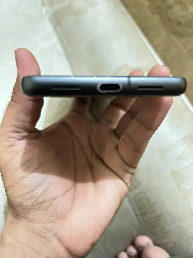 Google Pixel 7 4