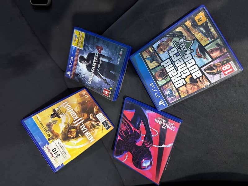 PS4 Slim 1