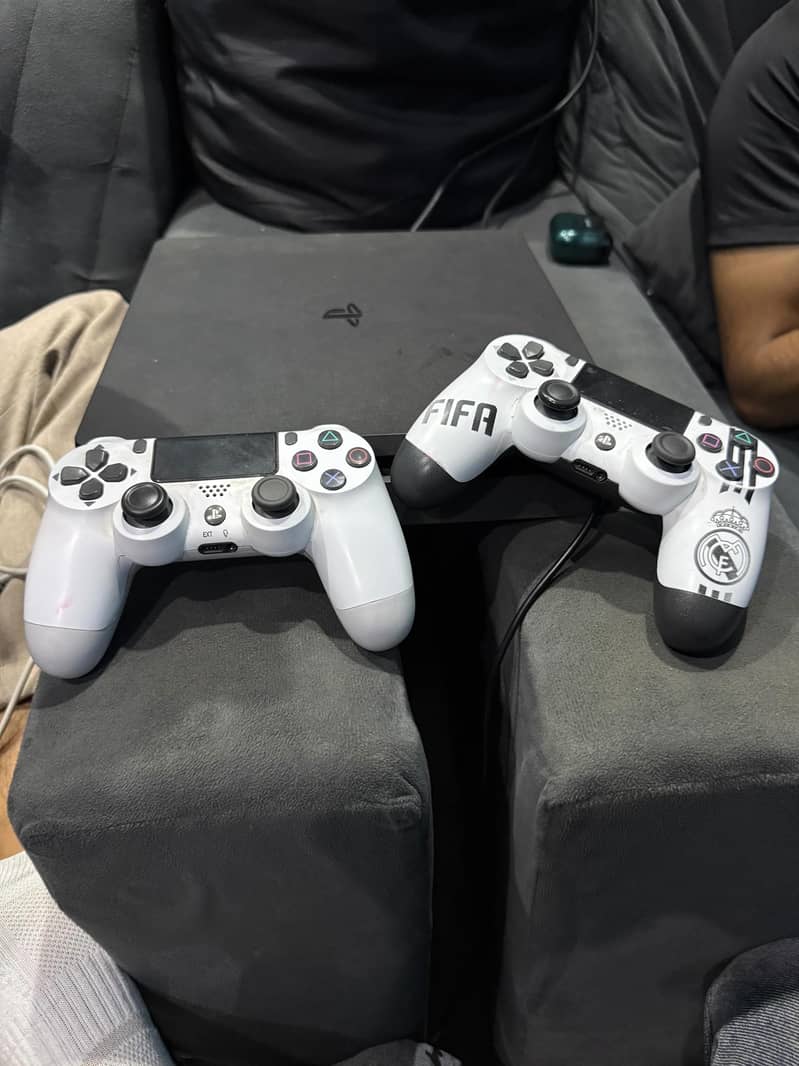 PS4 Slim 3