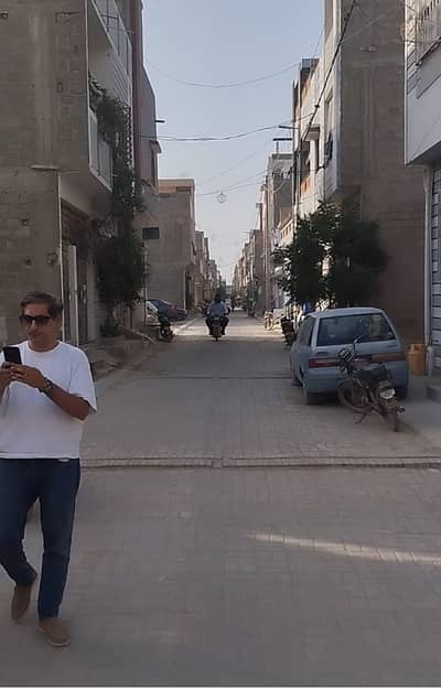 80 SQ YARDS - LEASE & WEST OPEN PLOT FOR SALE- OLD BLOCK