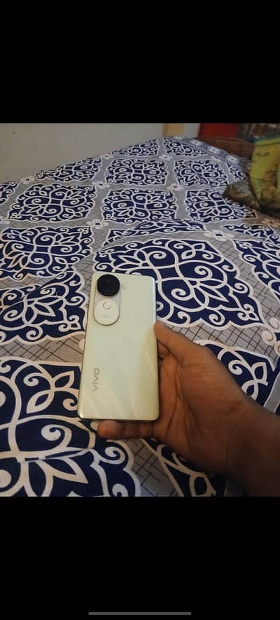 Vivo V40e