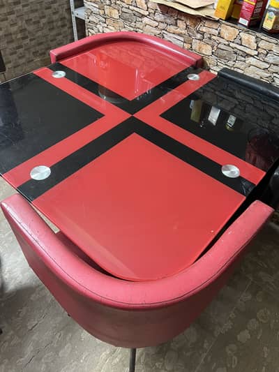 4 seater dinning table