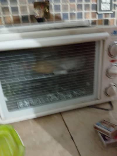 oven in good condition. . no repear