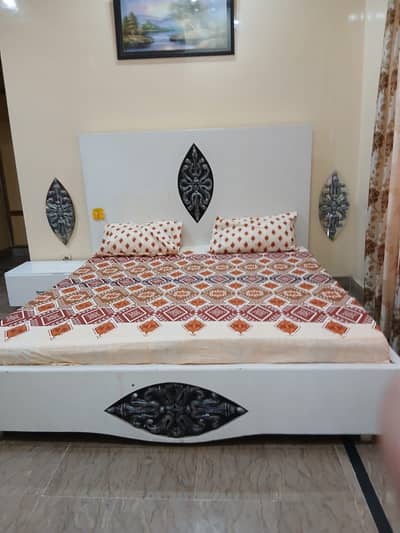 King bed wd side tables and dressing table wd mirror. .