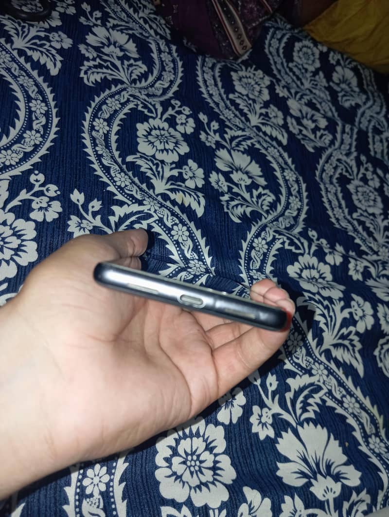 Google Pixel 7 4