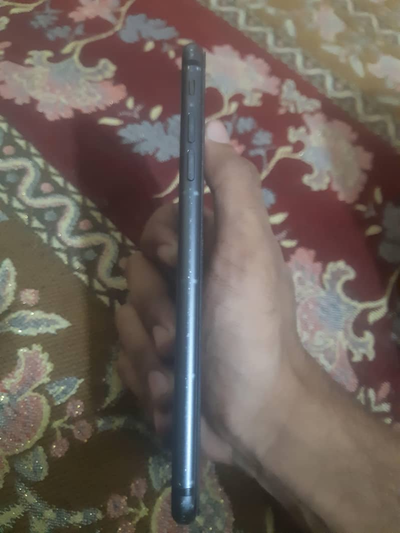 Apple iPhone 8 Plus 2