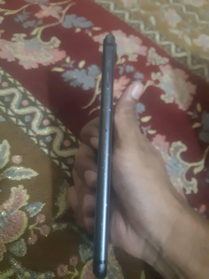 Apple iPhone 8 Plus 4