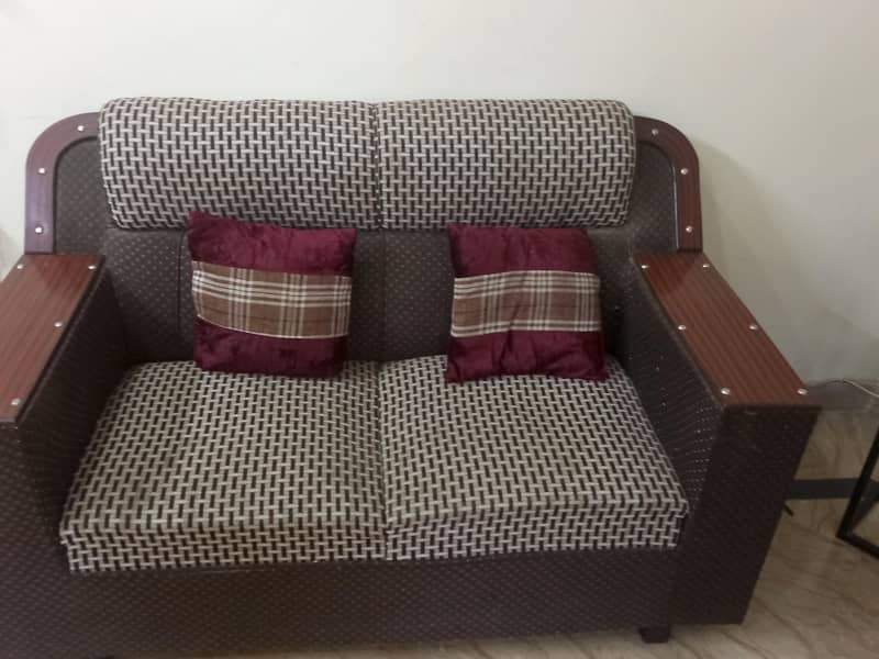 Good condition sofa set 0