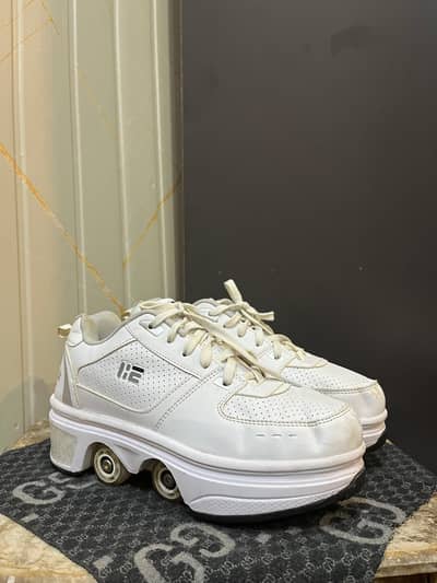 premium skating shoes Well maintained Shoes