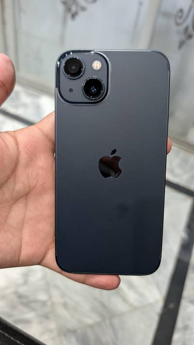 Apple iPhone 13