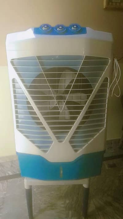 03191828312 wtsapp. room cooler 10/10. condition hi
