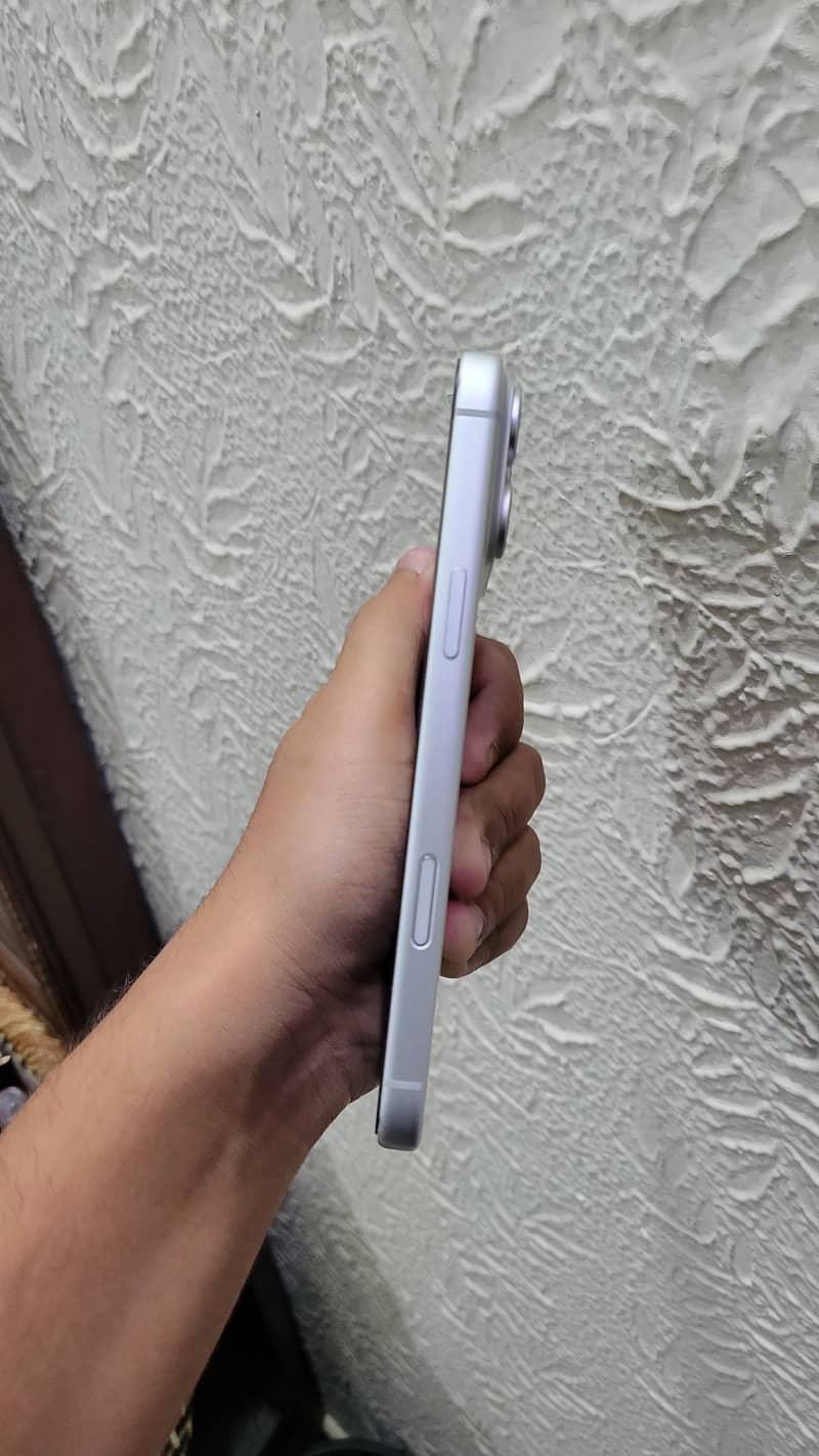 iPhone 17 Pro Max 4
