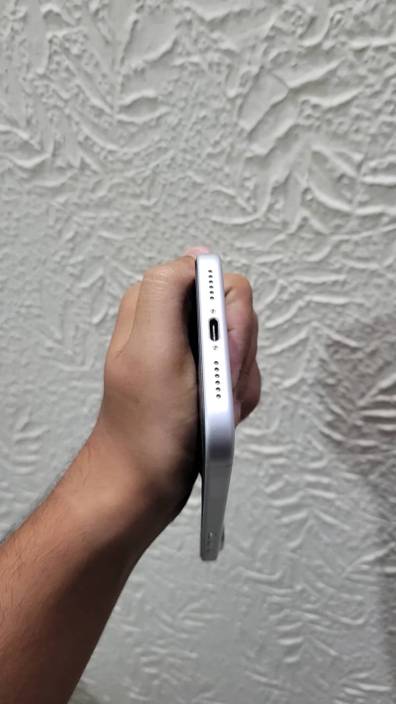 iPhone 17 Pro Max 5