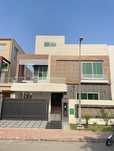 OWNER-BUILT A+ CONSTRUCTION 10 MARLA BRAND NEW HOUSE FOR SALE IN THE HEART OF BAHRIA TOWN LAHORE