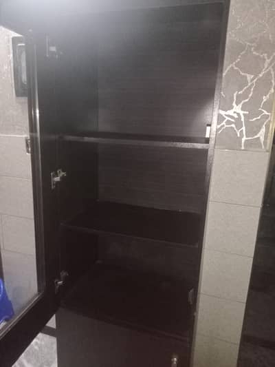 wooden almari in good condition