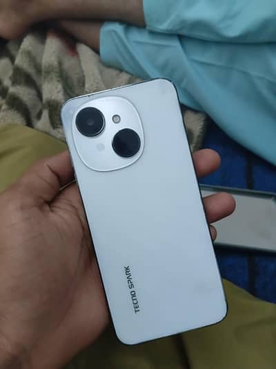 Tecno Spark Go 1