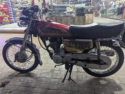 Honda CG 125 Special Edition 2025 gold