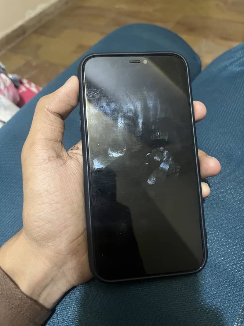 Apple iPhone 11 0