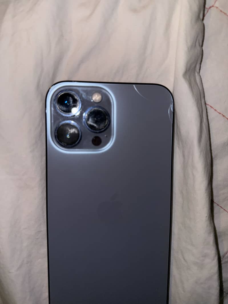 Apple iPhone 13 Pro Max 3