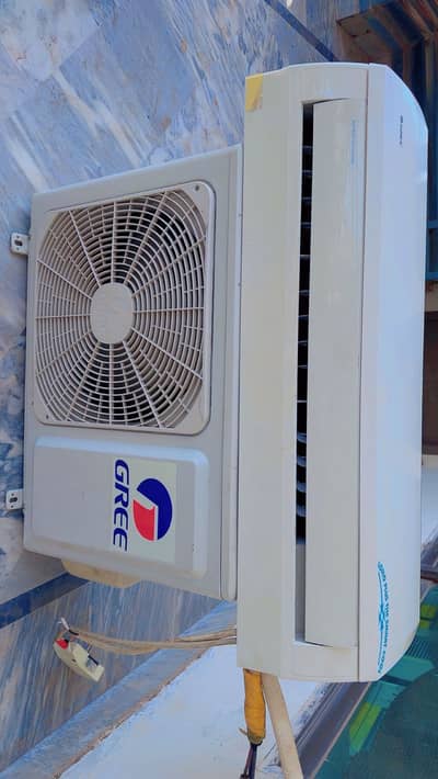 1.5 Gree Lomo Plus the smart cool air conditioner Like a New condition