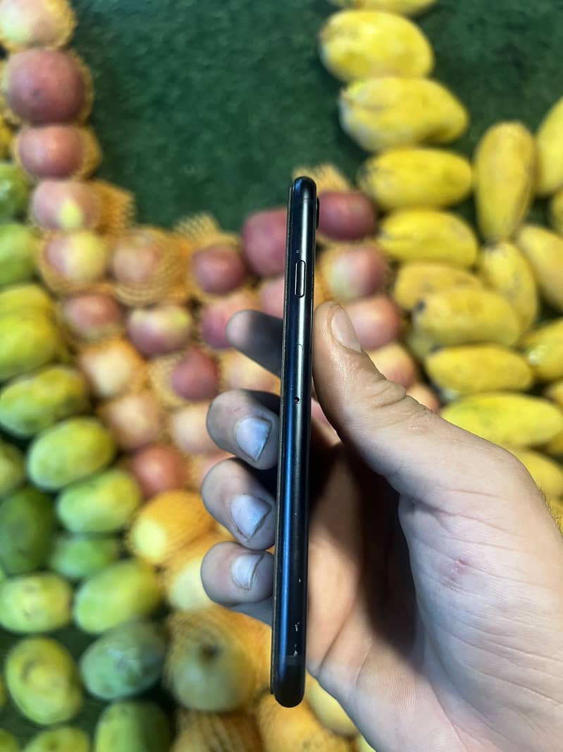 Apple iPhone SE 0