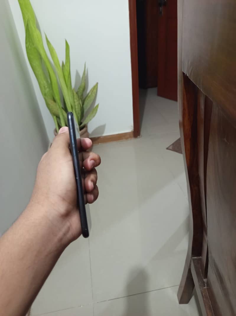 Apple iPhone 7 3