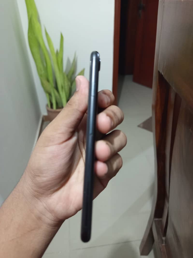 Apple iPhone 7 4