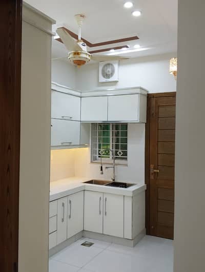 MODERN STYLE 5 MARLA HOUSE FOR SALE IN THE HEART OF BAHRIA TOWN LAHORE