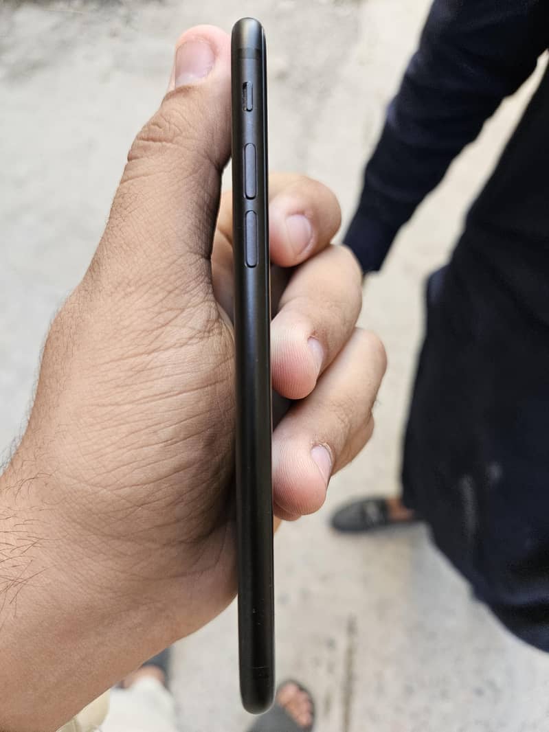 Apple iPhone 7 1