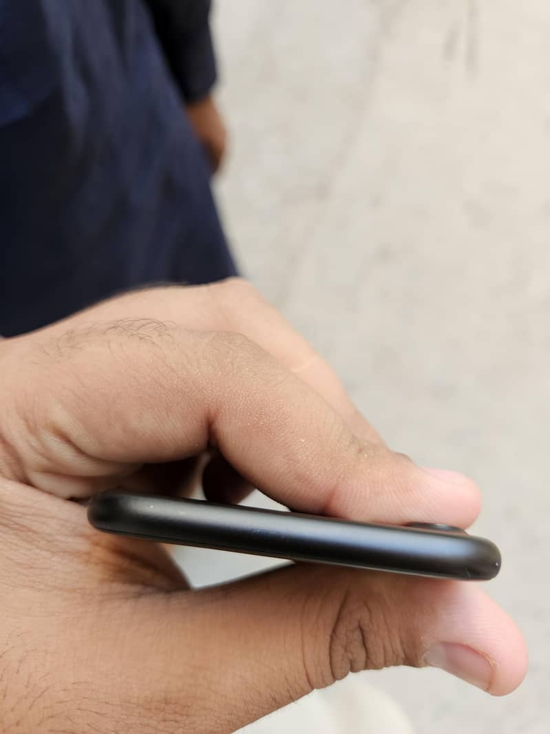 Apple iPhone 7 2